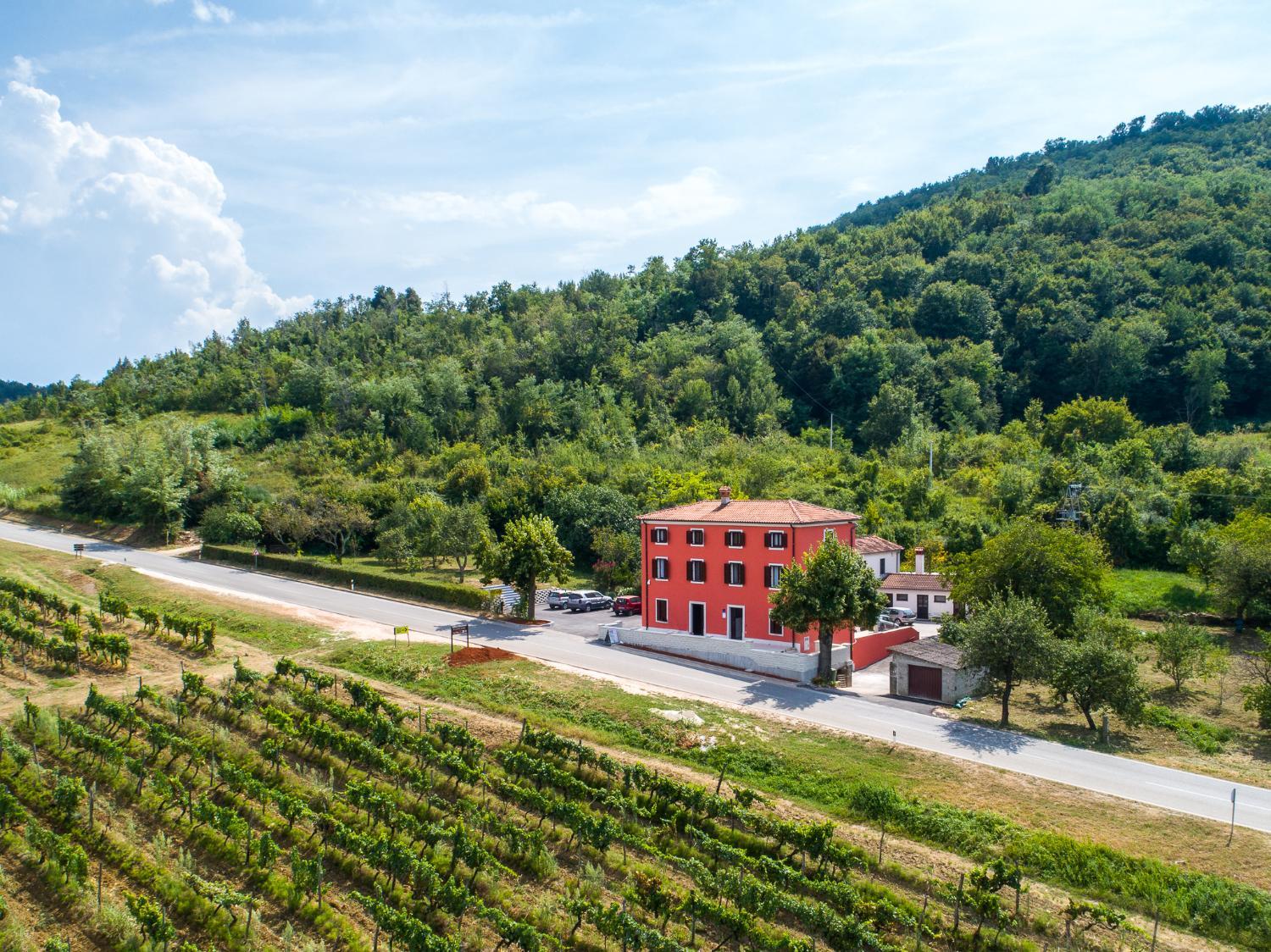 Hotel with winery - Casa Rossa Motovun