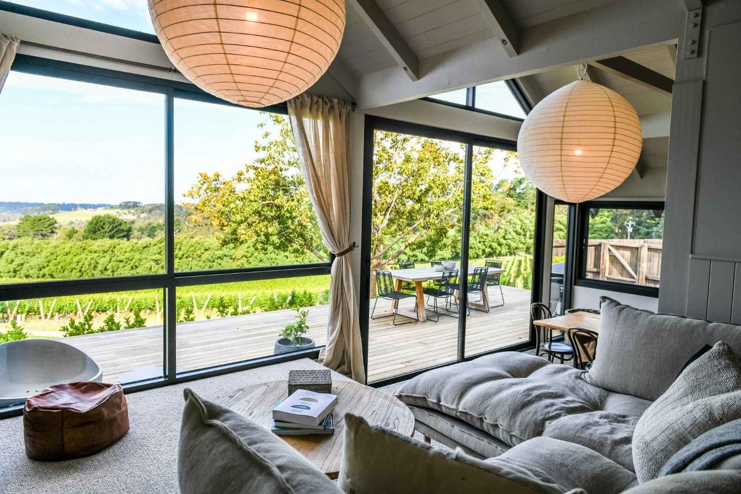 Cassis Red Hill photo 1