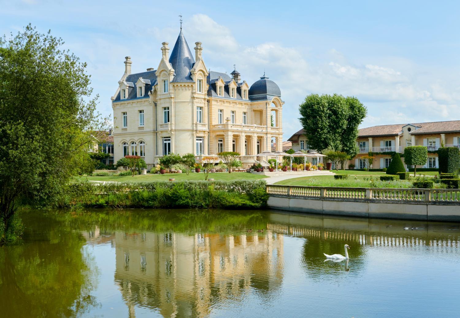 Hotel with winery - Château Hôtel Grand Barrail