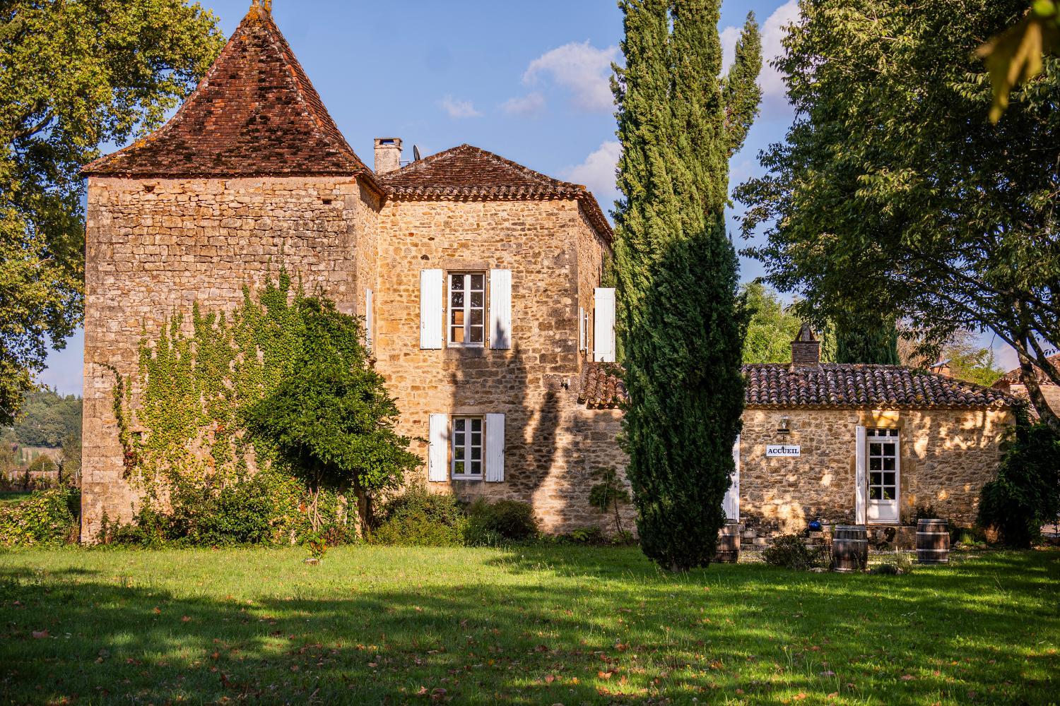 Winery Hotel - Château la Gineste - Castle and Vineyard2