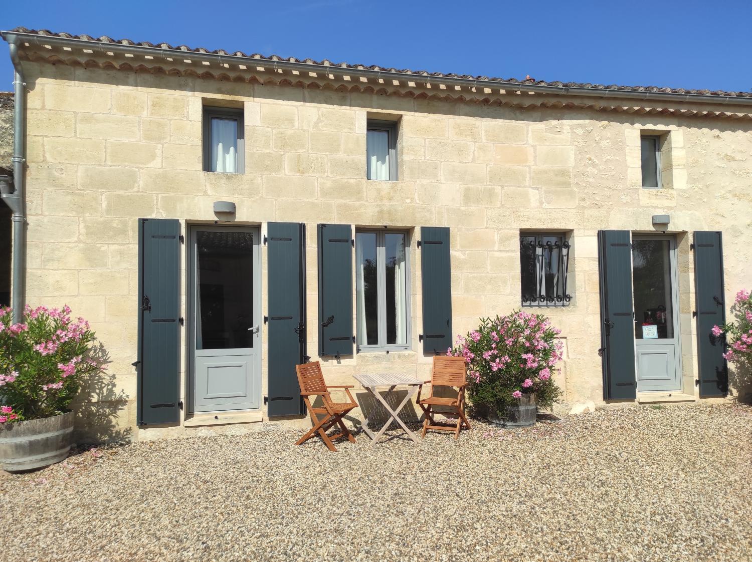 Winery Hotel - Clos Vieux Rochers Vineyard3