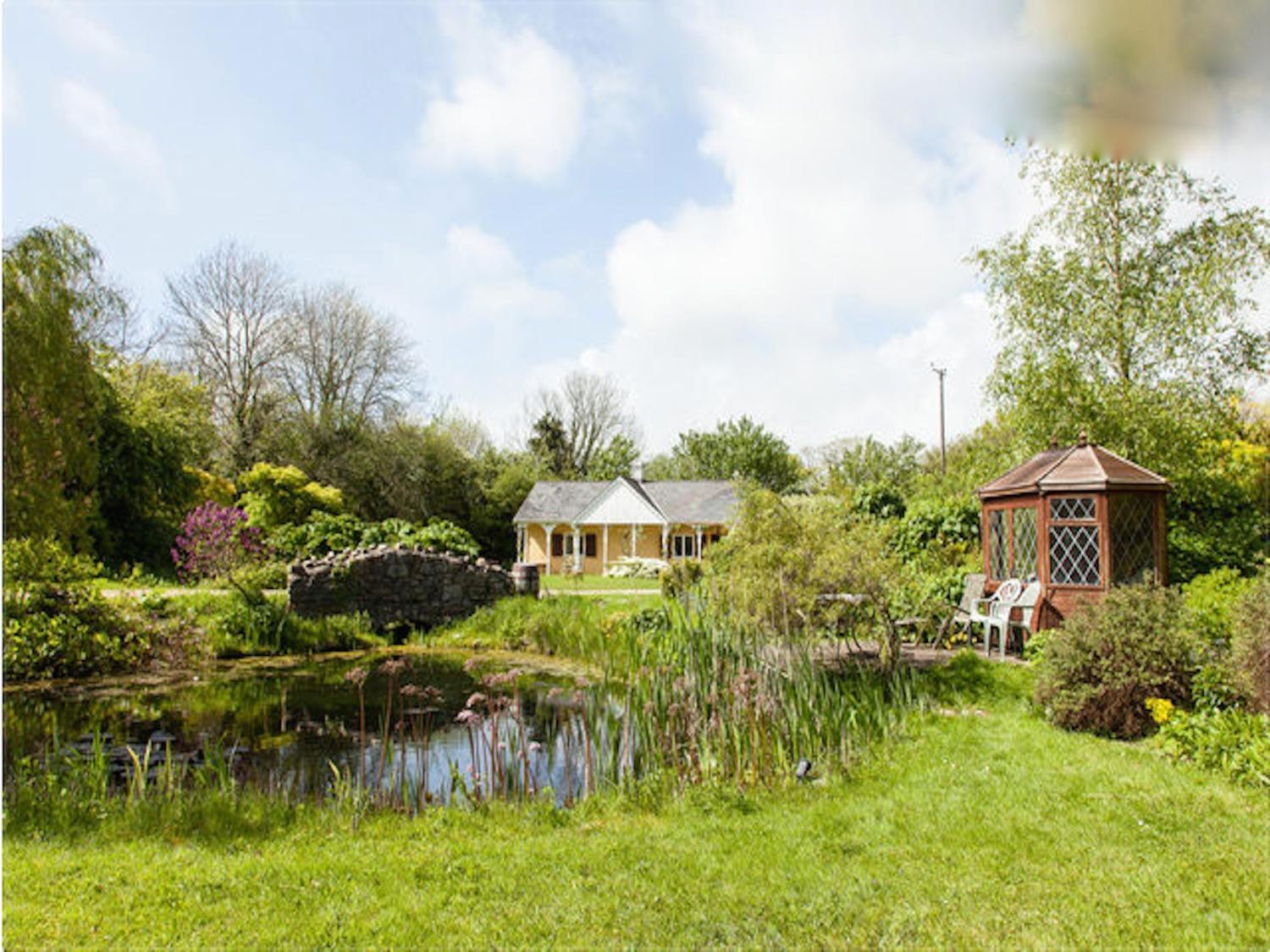 Hotel with winery - Glyndwr Vineyard