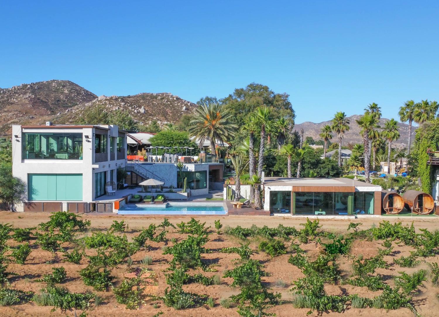Hotel with winery - Hotel Boutique Valle de Guadalupe & Spa