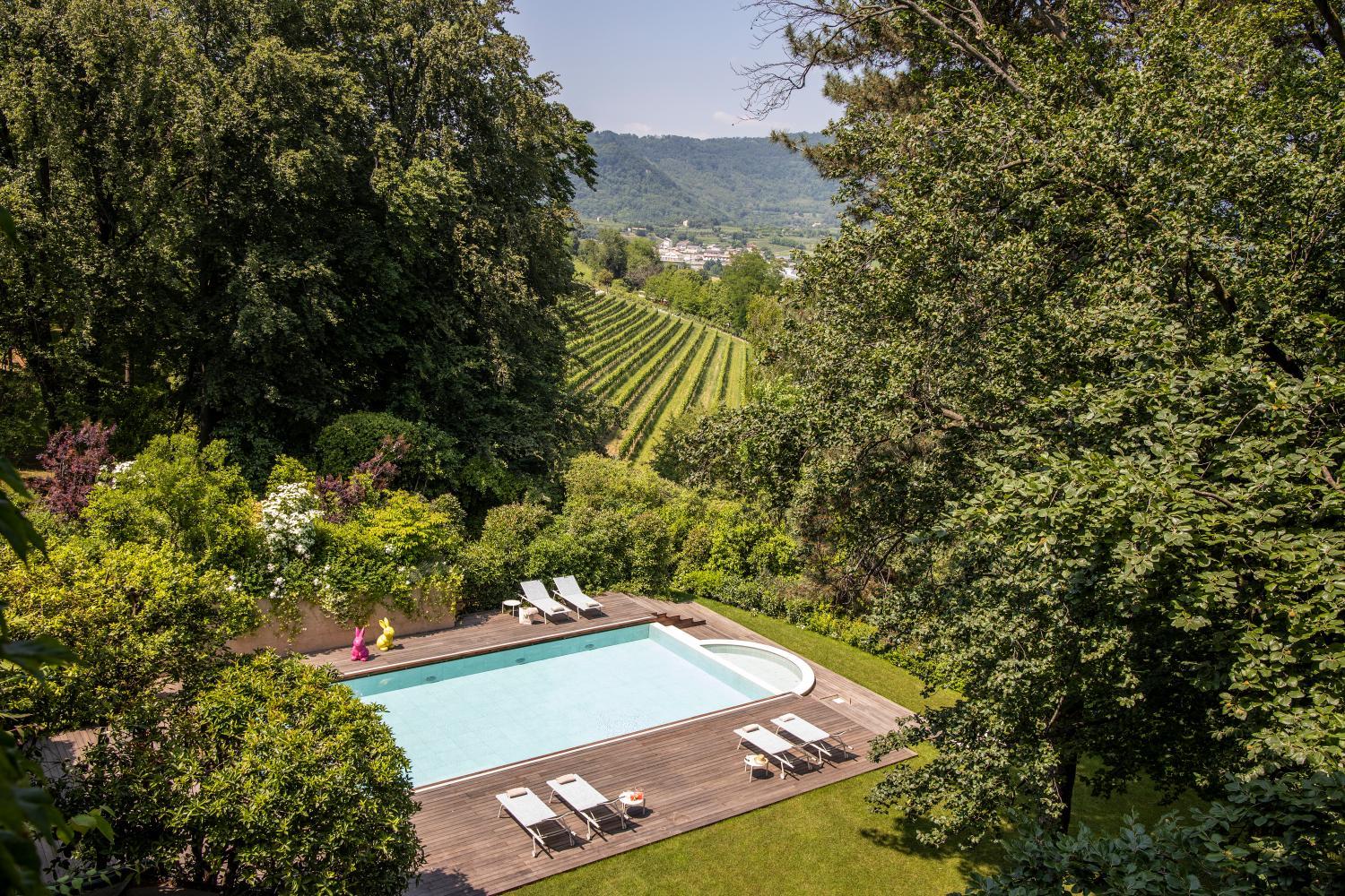 Hotel with winery - L'Albereta Relais & Chateaux