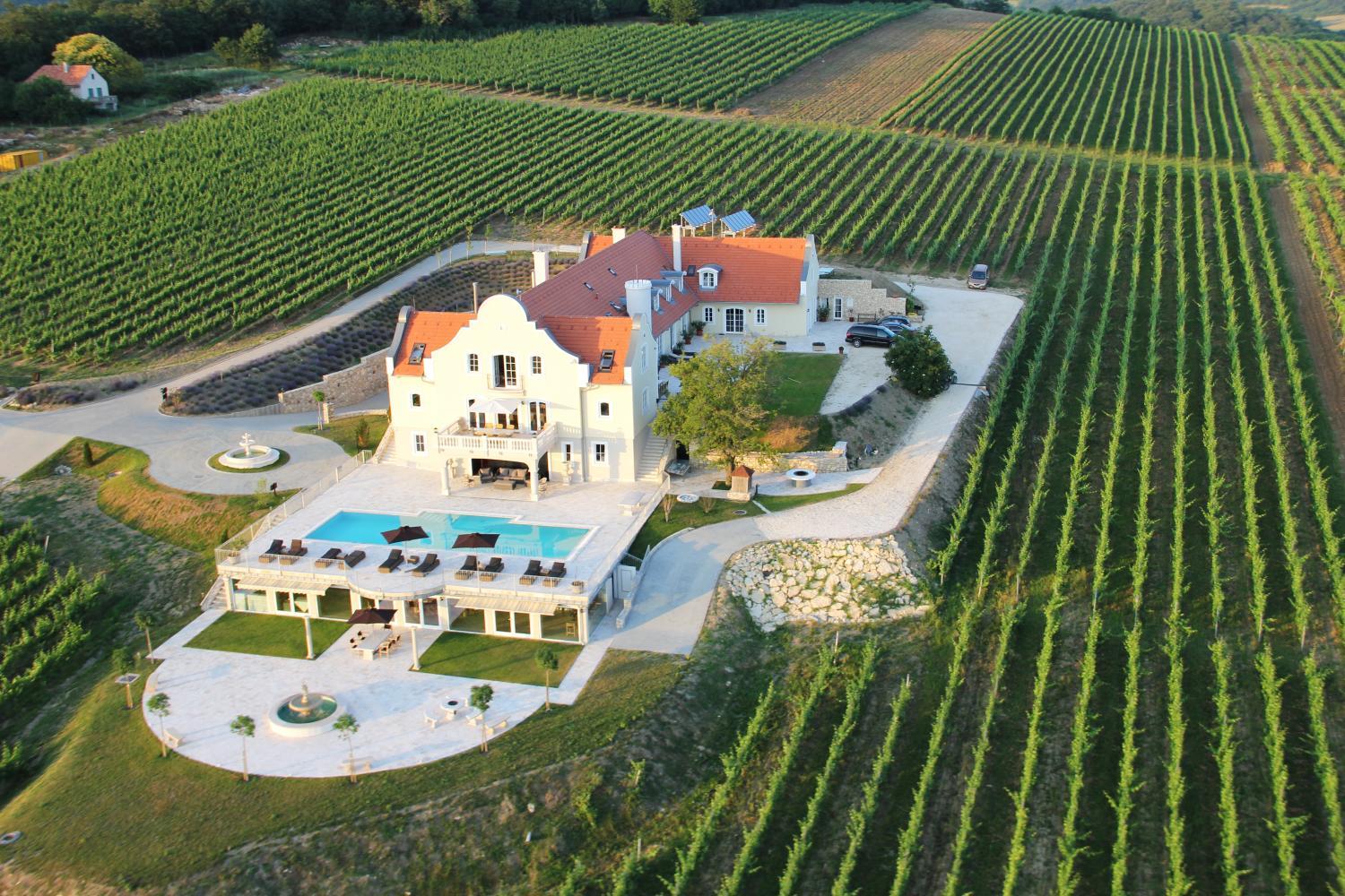 Hotel with winery - Liszkay Borkúria