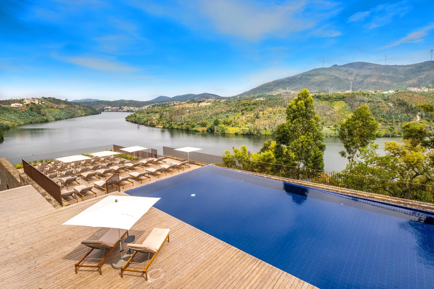 Hotel with winery - Octant Douro
