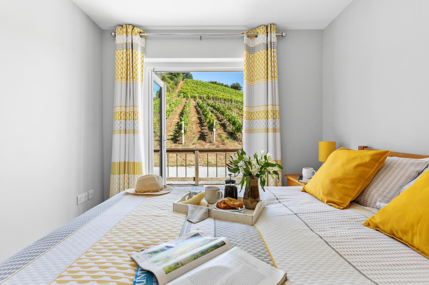 Winery Hotel - Old Walls Vineyard2