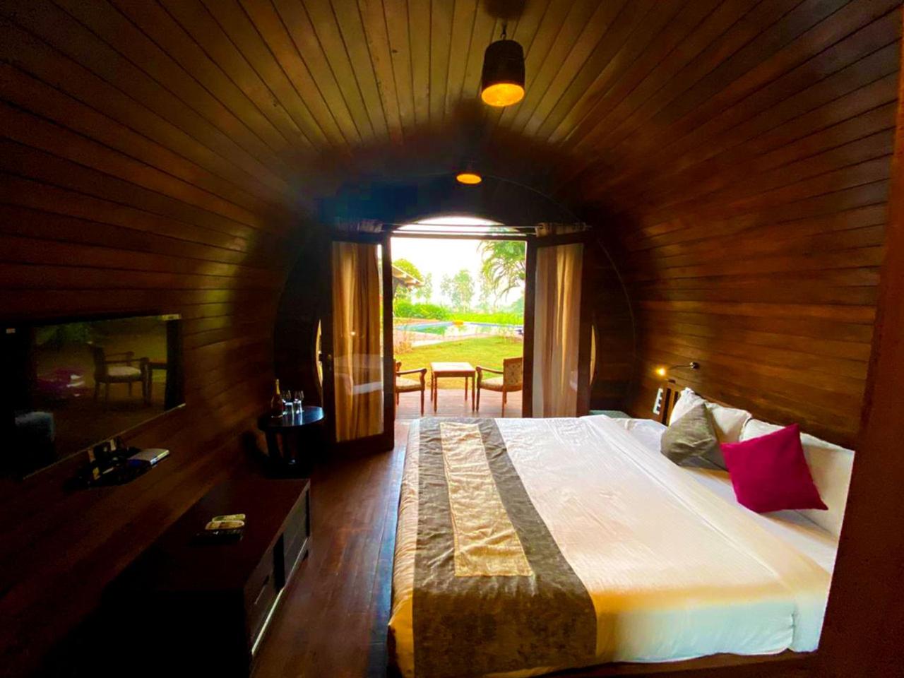 Regenta Resort Soma Vine Village Nashik photo 4