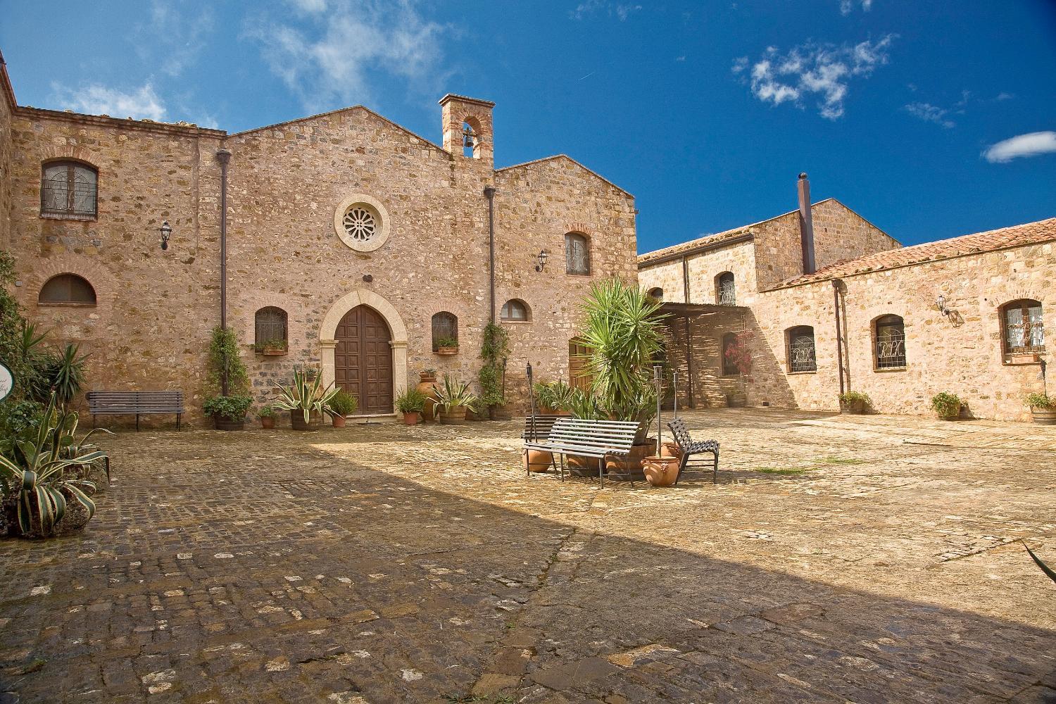 Hotel with winery - Relais Abbazia Santa Anastasia Resort & Winery