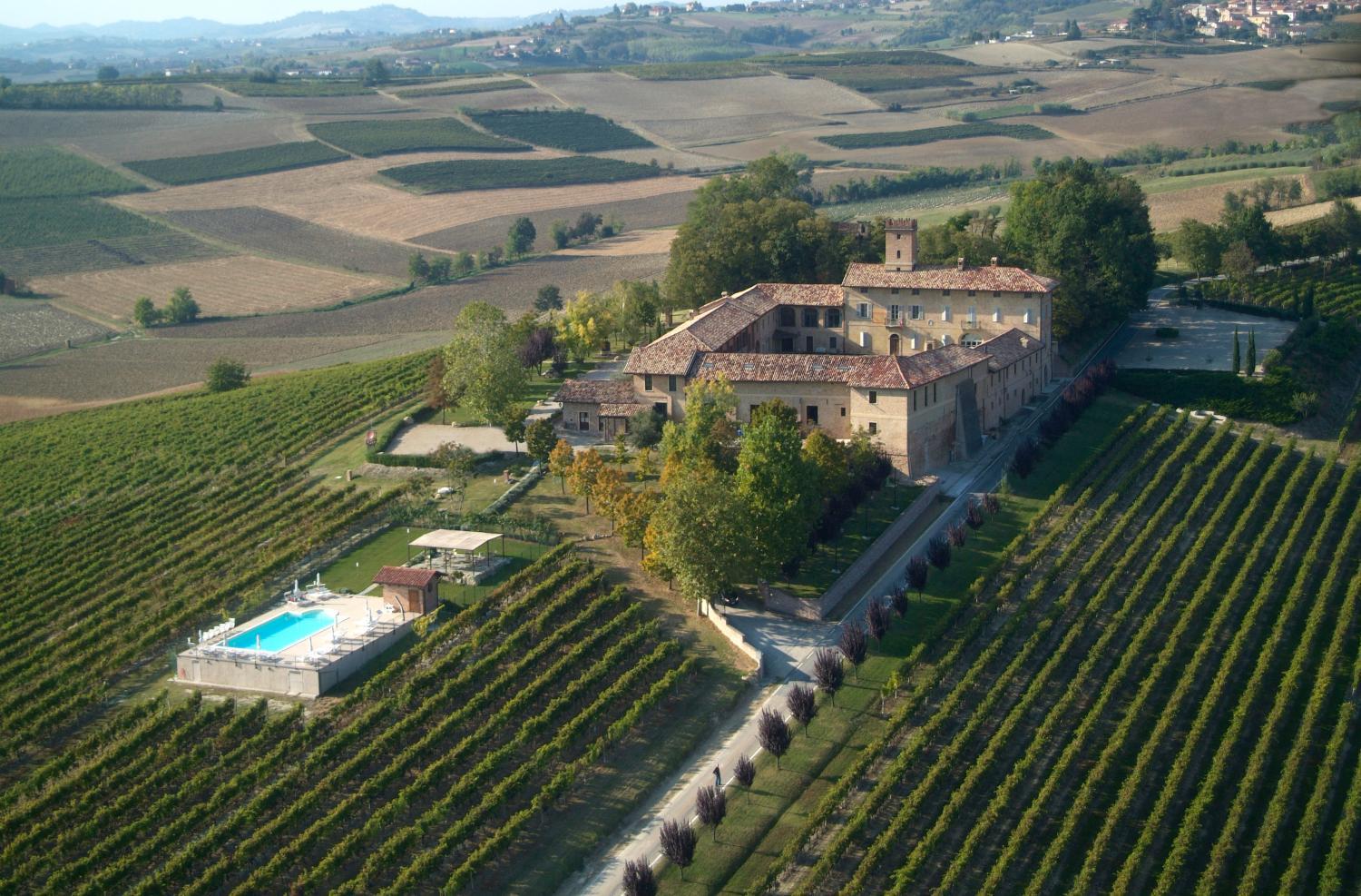 Hotel with winery - Relais Castello di Razzano