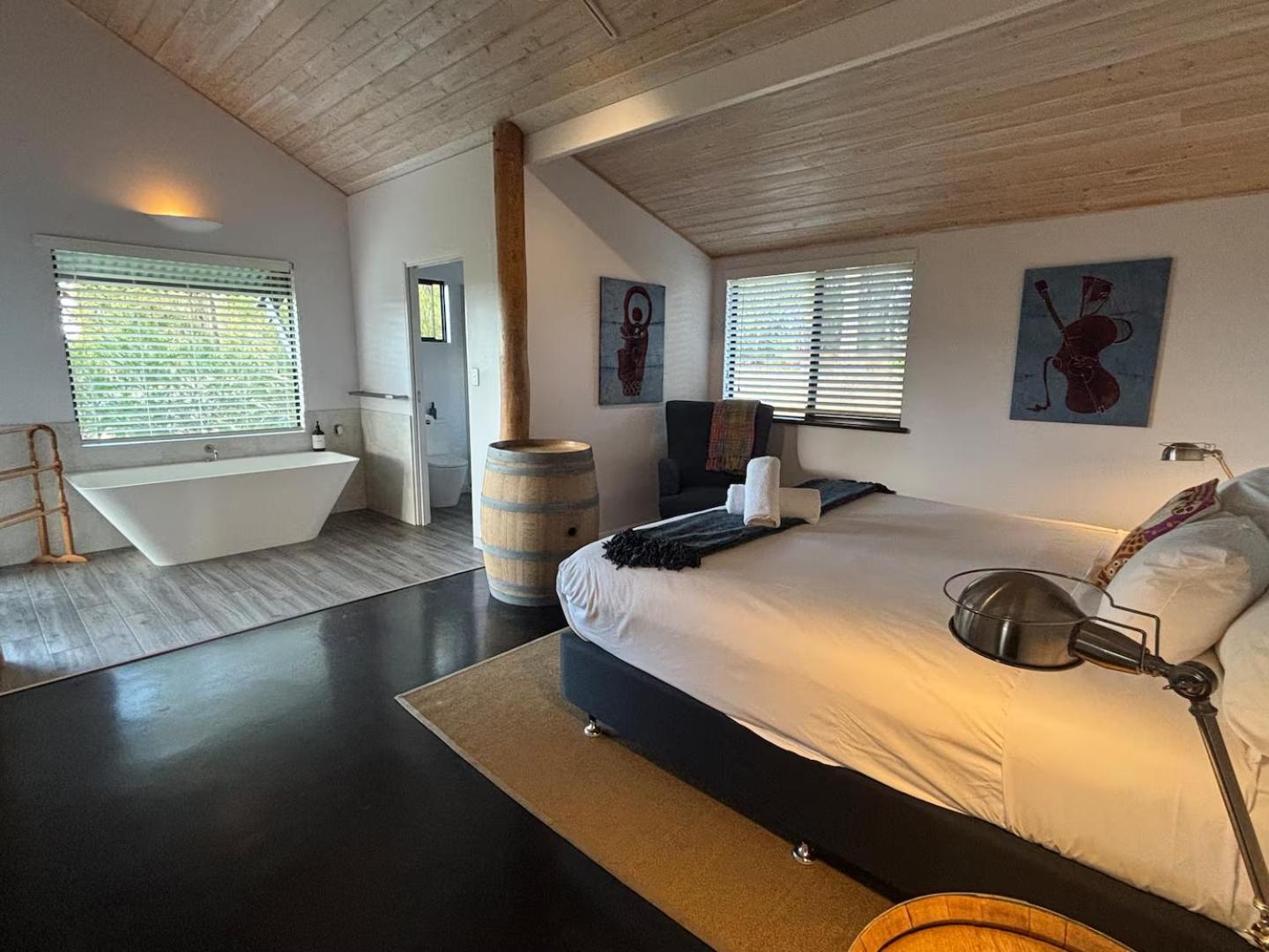 Valley Cottage, Treeton winery, Margaret River photo 3