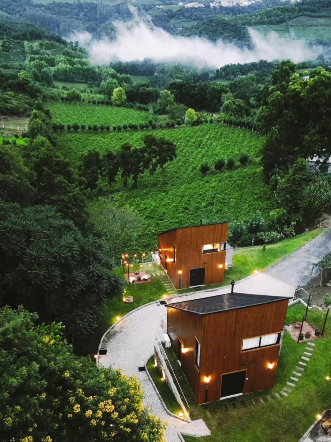 Hotel with winery - Villa Alpina Cabanas - Hospedagem no Vale dos Vinhedos