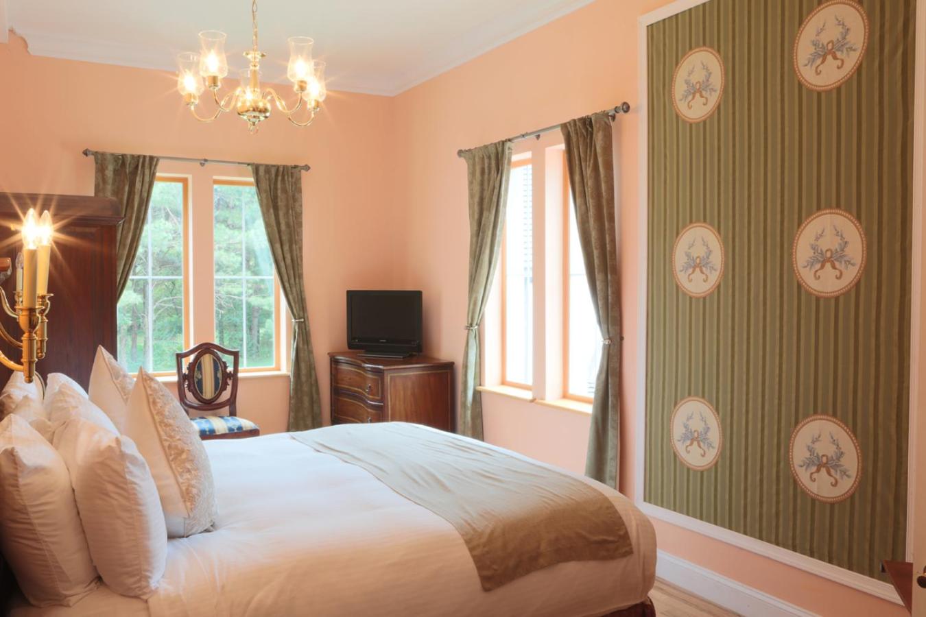 Wedmore Place photo 3
