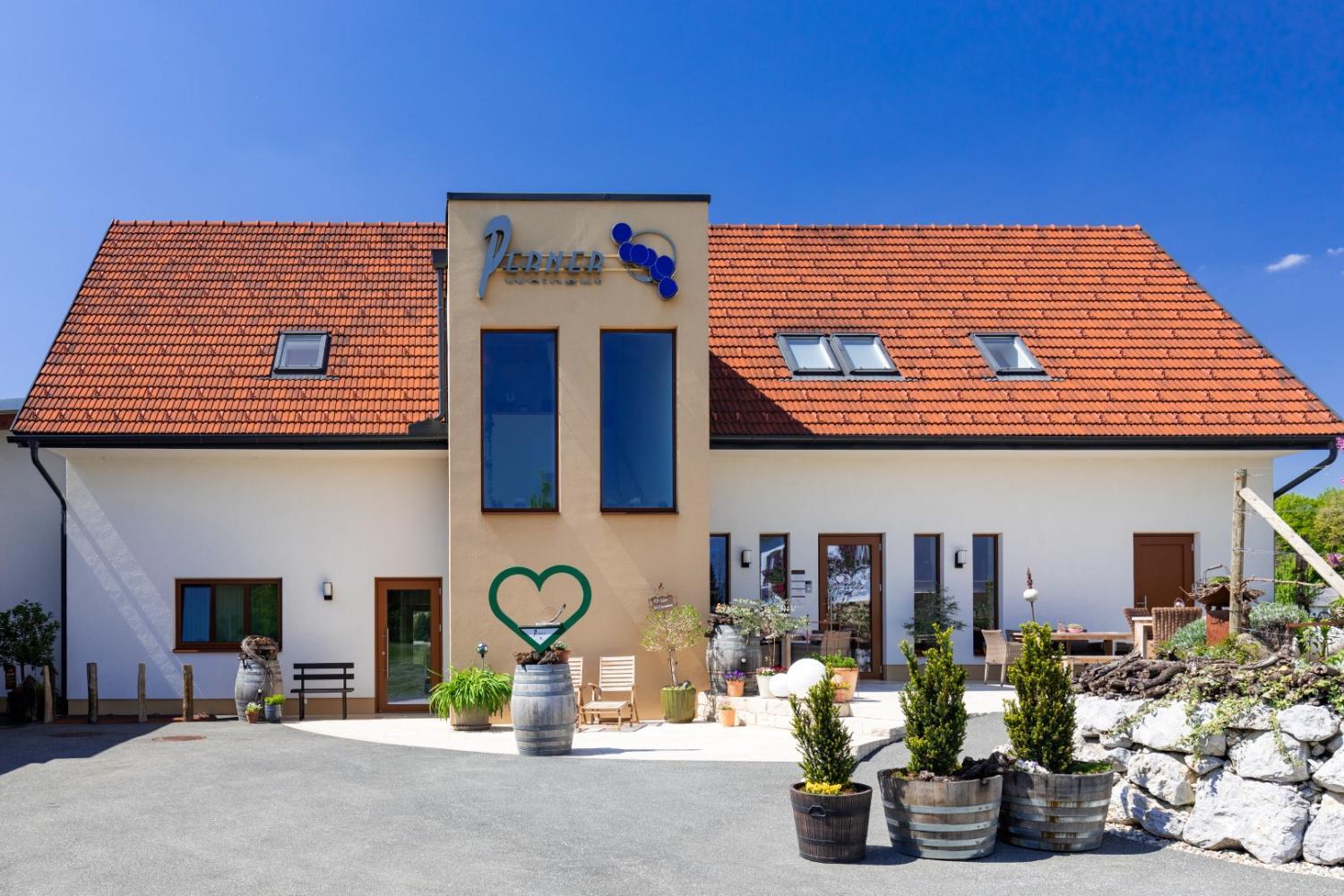 Winery Hotel - Weingut und Gästezimmer Perner2