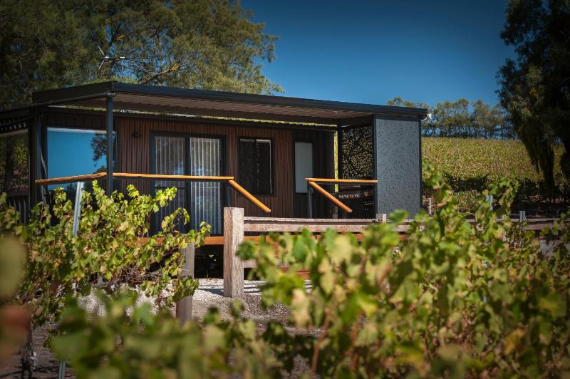 Wine hotel - ARBY - Irvine Wines Tiny Home