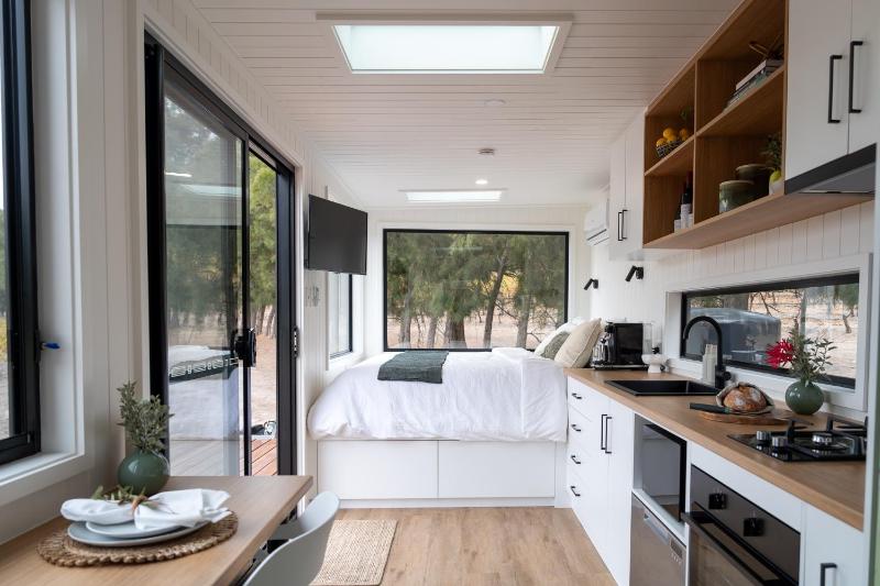 ARBY - Irvine Wines Tiny Home photo 2