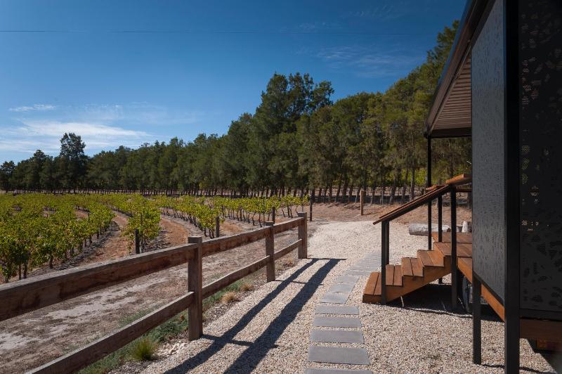 ARBY - Irvine Wines Tiny Home photo 3