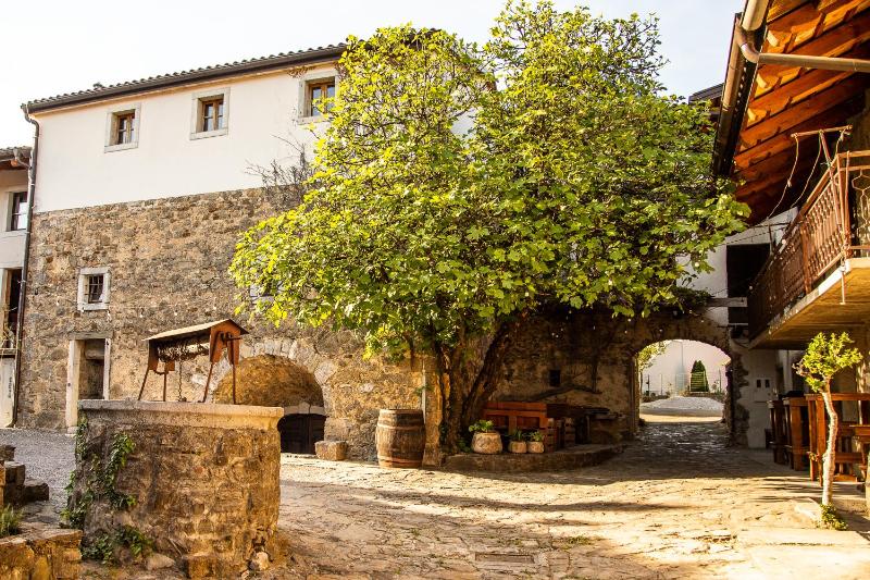 Wine hotel - Boutique Rooms & Winery Zorz