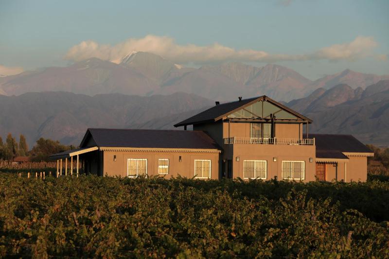 Hotel for Adults only - Casa entre viñedo con vista a la Cordillera