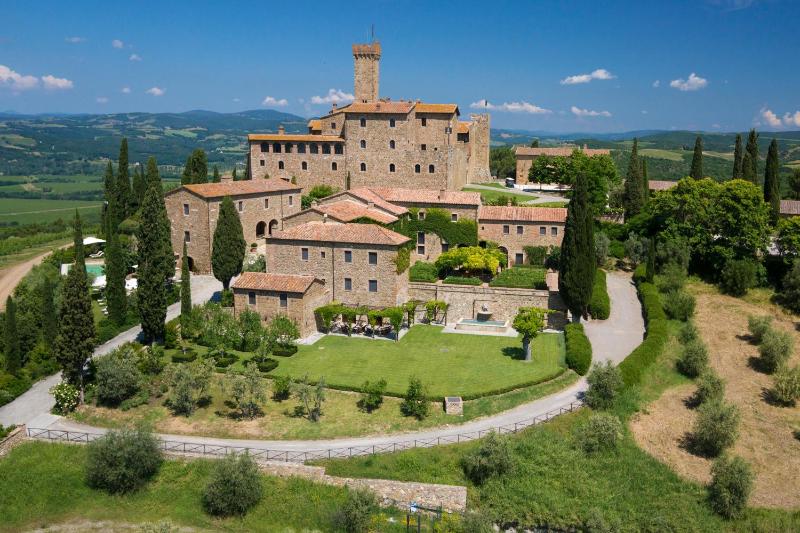 Hotel for Adults only - Castello Banfi - Il Borgo - Relais et Chateaux
