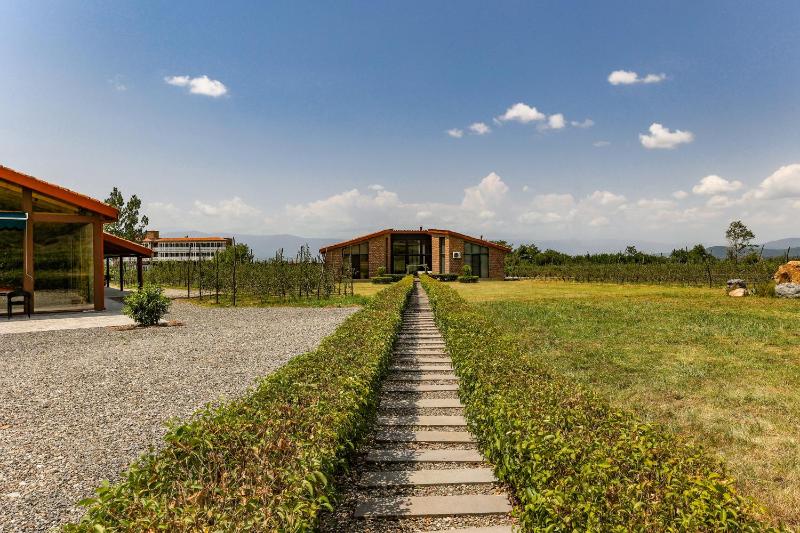 Winery Hotel - Chateau Artwine