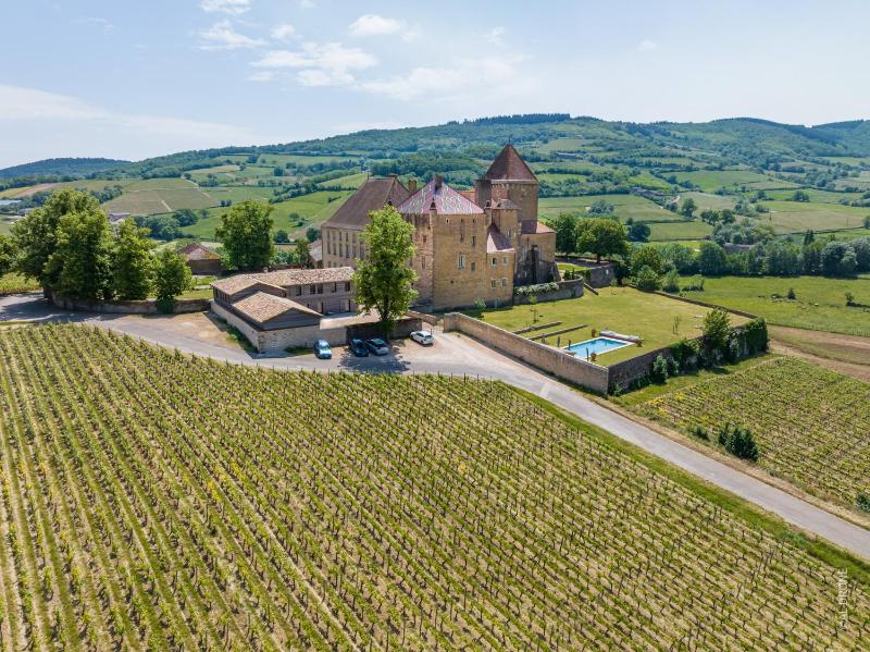 Hotel for Adults only - Château de Pierreclos