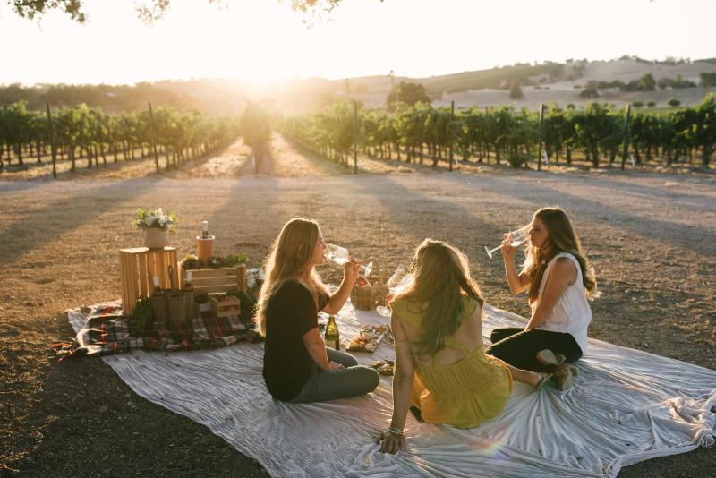 Hotel for Adults only - Geneseo Inn