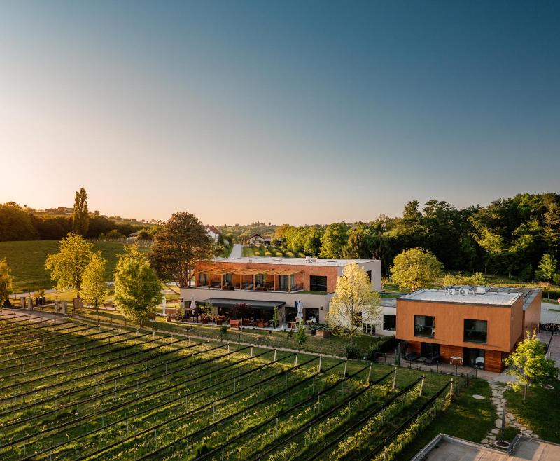 Wine hotel - Hiša Marija House