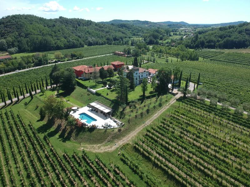 Hotel for Adults only - Il Roncal Wine Resort - for Wine Lovers