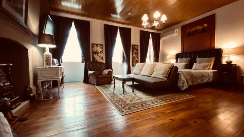 Winery Hotel - Quinta da Casa Cimeira, Guest House, Wines & Food