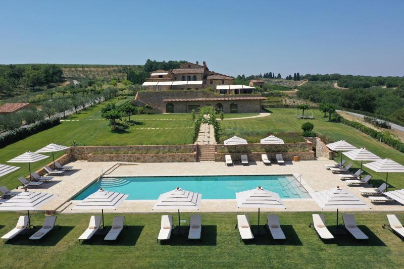 Winery Hotel - The Club House