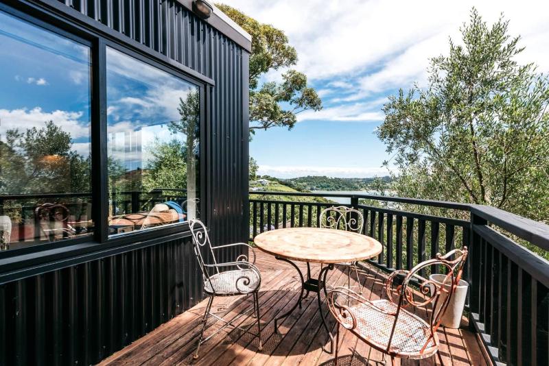 The Winemaker's Cottage - Coast & Country