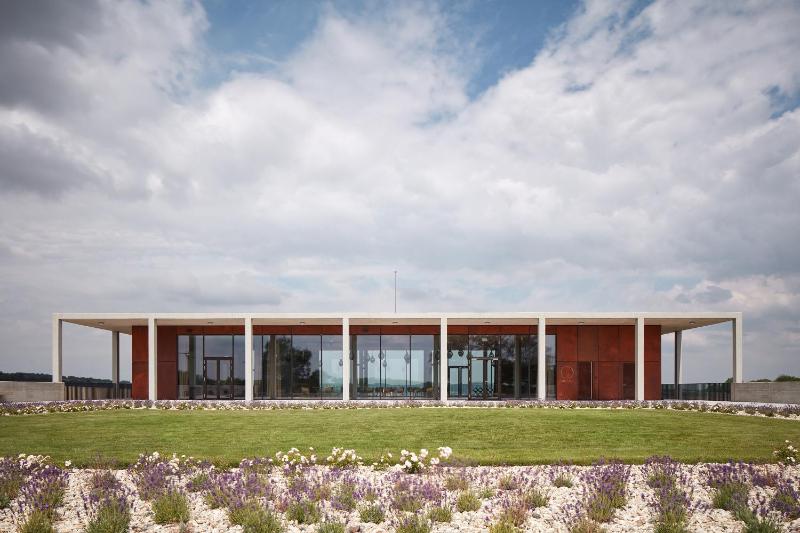 Hotel for Adults only - Vinařství Obelisk