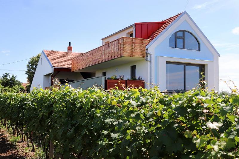 Hotel for Adults only - Vinařství U sv. Kříže