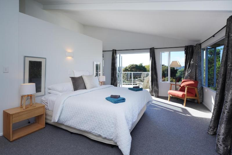 Waiheke Island Vineyard Holiday Houses