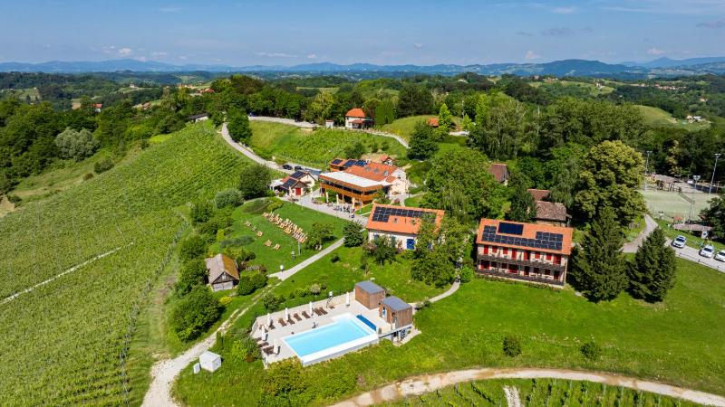 Wine hotel - Winery, Restaurant & Pension Vuglec Breg