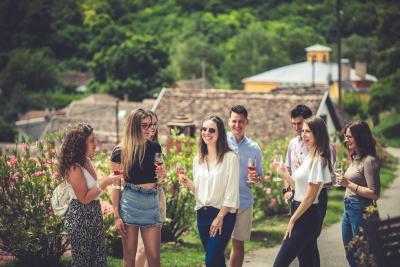 Best winery hotels in Cegléd