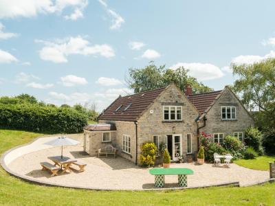 Best winery hotels in Devon